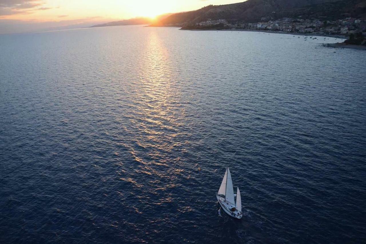 Вилла La Grecita E Il Mare Бова-Марина Экстерьер фото